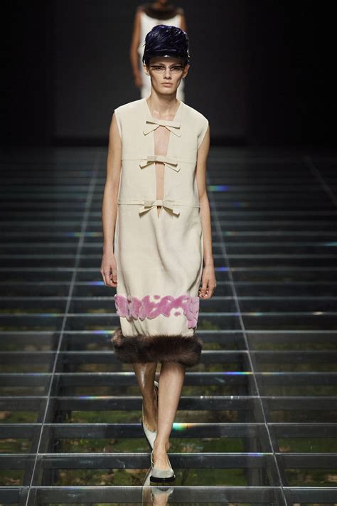 iene sfilara prada|Prada Spring 2025 Ready.